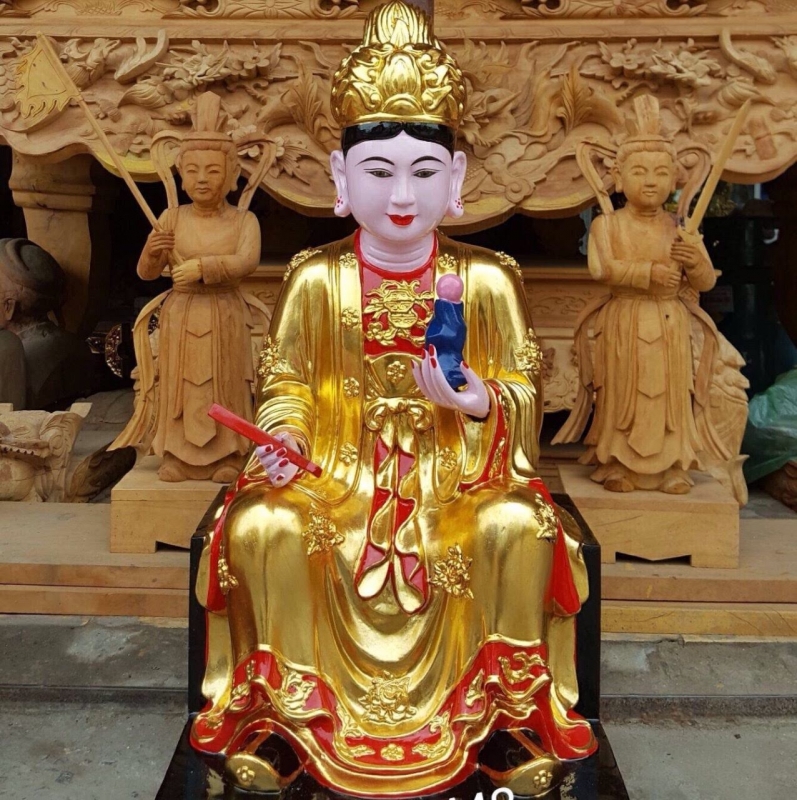 Tượng Mẫu Cửu - Sơn son dát vàng